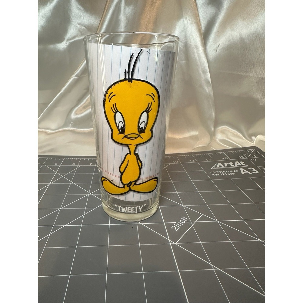 Vintage Pepsi Cola 1973 Collector Series "Tweety" Bird Looney Tunes Glass Cup